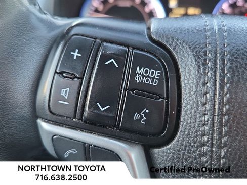 Used 2019 Toyota Highlander XLE image 24