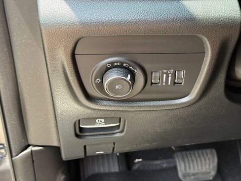 Used 2024 Jeep Grand Cherokee Summit w/ High Altitude Package AWD/4WD image 17