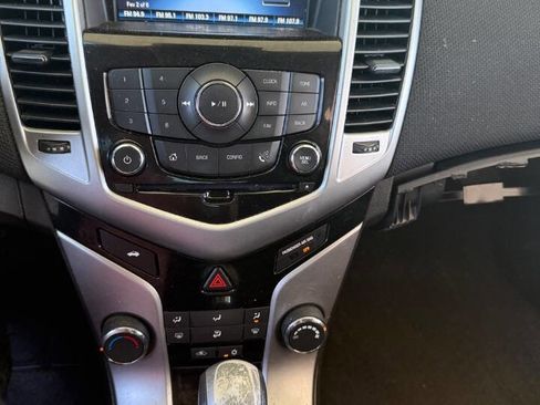 Used 2015 Chevrolet Cruze LT image 12