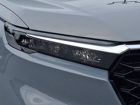 Used 2025 Honda CR-V EX-L image 9
