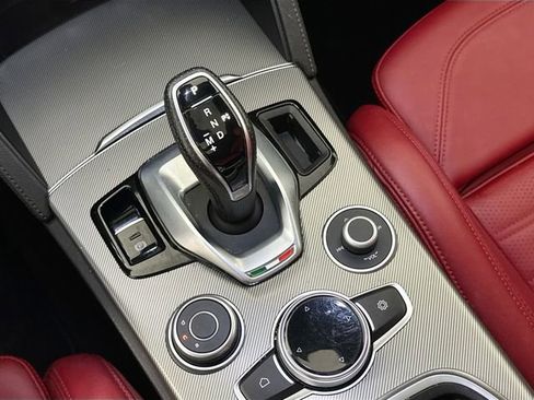 Used 2023 Alfa Romeo Stelvio Veloce AWD/4WD image 16