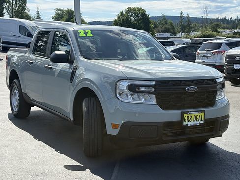 Certified 2022 Ford Maverick XL FWD image 3
