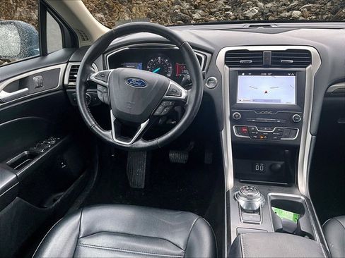 Used 2019 Ford Fusion SEL image 4