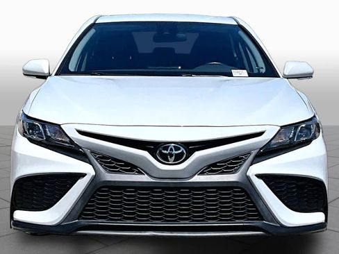 Used 2023 Toyota Camry SE FWD image 4