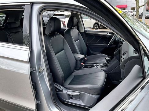 Used 2022 Volkswagen Tiguan SE AWD/4WD image 11