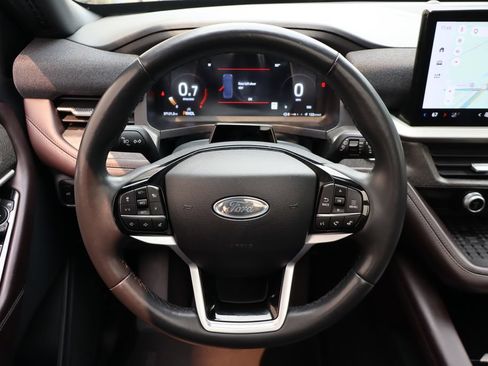 Used 2025 Ford Explorer Platinum w/ LUX Leather Package AWD/4WD image 22
