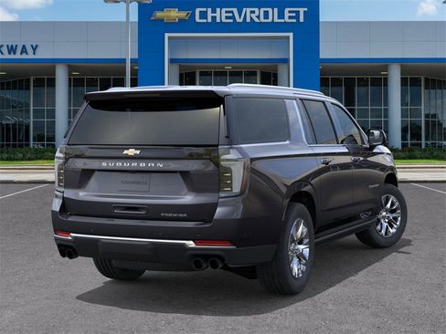 New 2026 Chevrolet Suburban Premier image 4