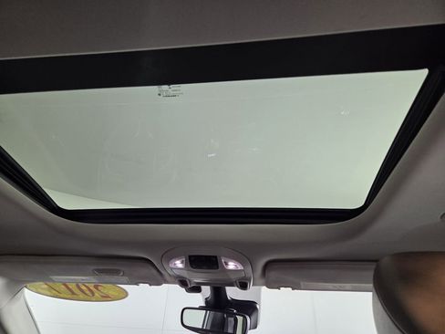 Used 2017 Chrysler Pacifica Limited w/ Advanced Safetytec Group image 30