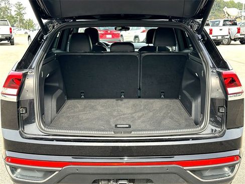 Used 2024 Volkswagen Atlas Cross Sport SE image 30