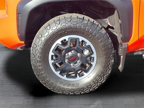 Used 2024 Toyota Tacoma TRD Off-Road image 9
