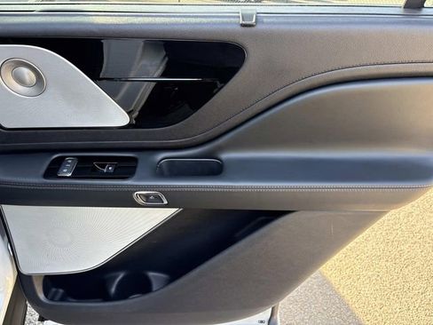 Certified 2025 Lincoln Aviator Reserve w/ Equipment Group 201A image 21