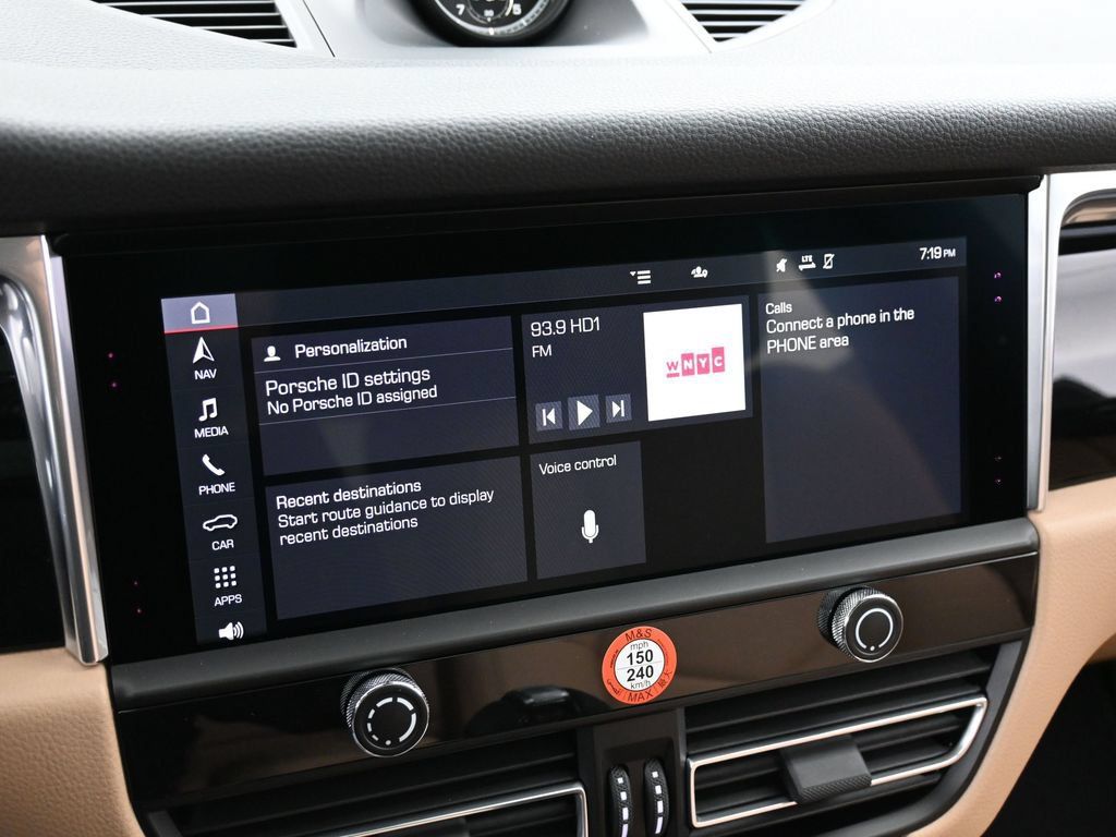Certified 2026 Porsche Macan AWD/4WD image 21