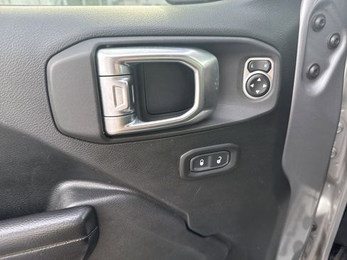 Used 2020 Jeep Wrangler Unlimited Rubicon AWD/4WD image 16