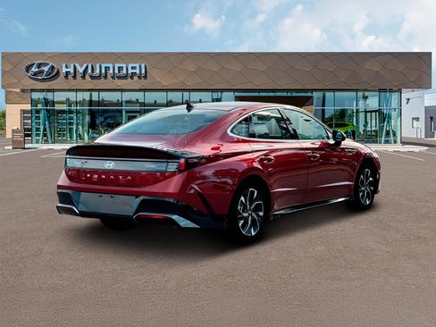 Used 2025 Hyundai Sonata SEL FWD image 7