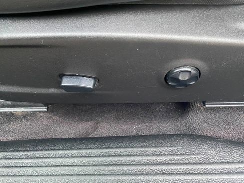 Used 2016 Dodge Challenger SXT Plus image 19