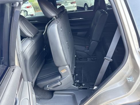 Used 2022 INFINITI QX60 Sensory w/ Vision Package image 11