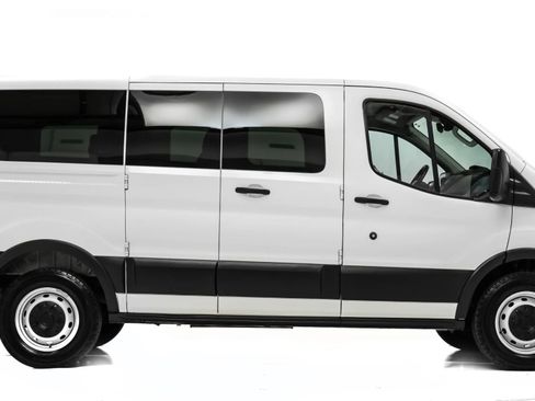 Used 2019 Ford Transit 150 XL image 6