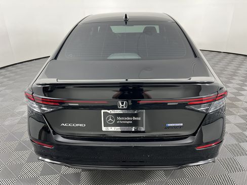 Used 2023 Honda Accord Sport image 11