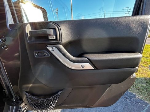 Used 2016 Jeep Wrangler Unlimited Sahara w/ Max Tow Package image 14