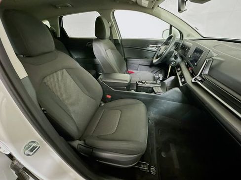 Used 2024 Kia Sportage LX image 25