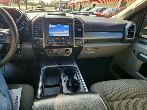 Used 2019 Ford F250 XLT w/ XLT Premium Package image 23