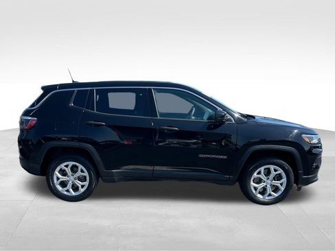 Used 2024 Jeep Compass Sport AWD/4WD image 7