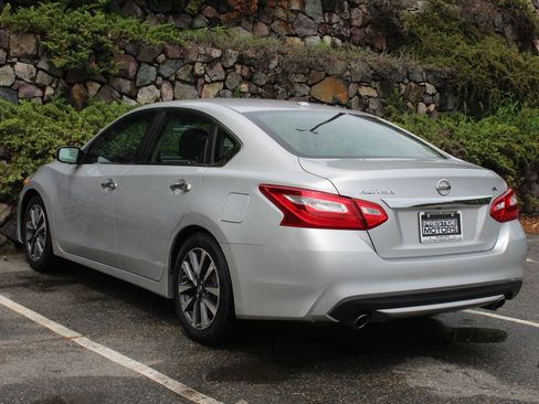 Used 2017 Nissan Altima 2.5 SV FWD image 7