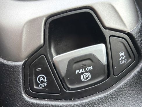 Used 2017 Jeep Compass Latitude w/ Popular Equipment Group image 26