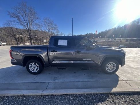 Used 2022 Toyota Tundra SR5 image 2