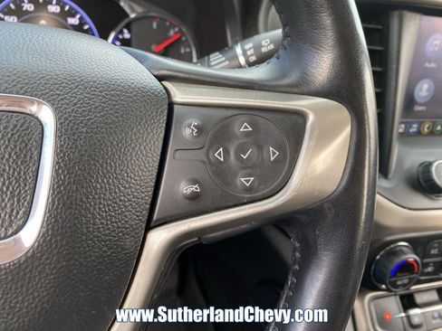 Used 2022 GMC Acadia Denali w/ GMC Pro Grade Package image 25