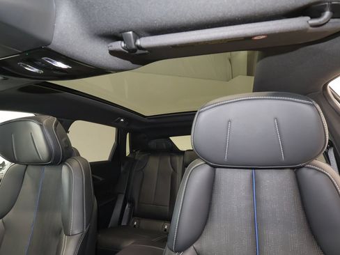 Certified 2024 Cadillac Lyriq Luxury AWD/4WD image 17
