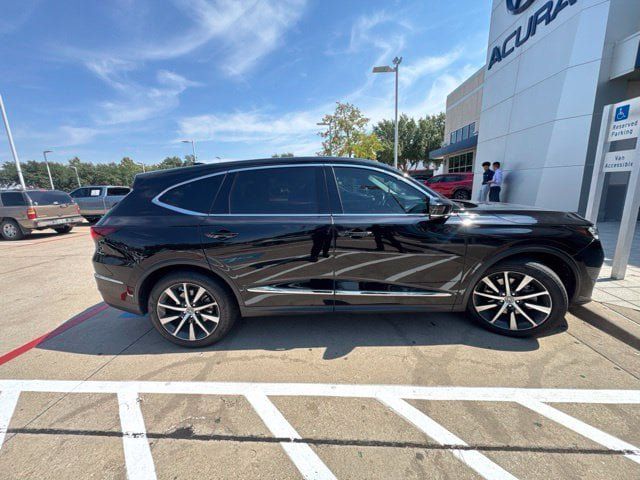 Used 2025 Acura MDX w/ Technology Package FWD image 4