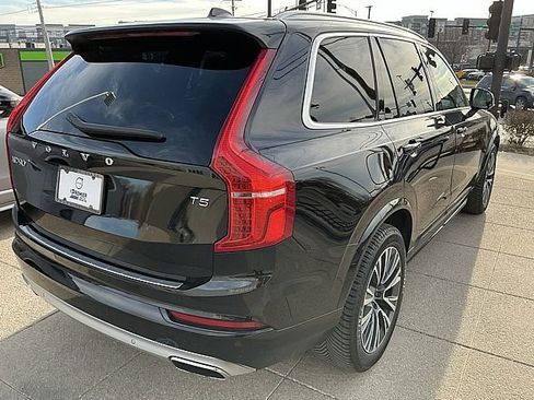 Used 2020 Volvo XC90 T5 Momentum w/ Protection Package Premier image 6