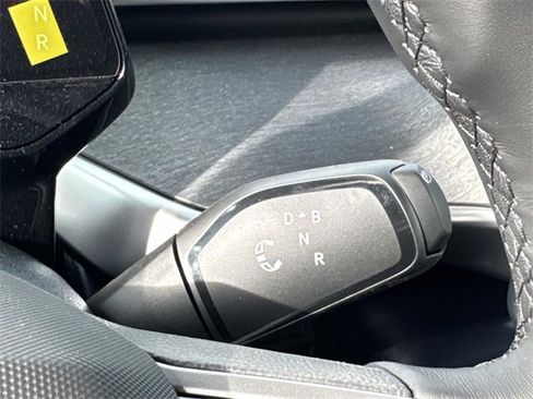 New 2025 Volkswagen ID. Buzz Pro S image 19