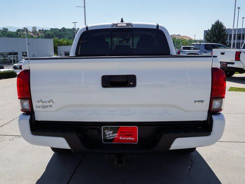 Certified 2022 Toyota Tacoma SR5 w/ Technology Package AWD/4WD image 7