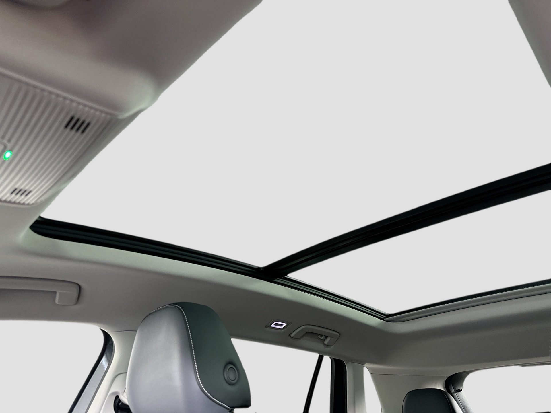 Certified 2026 Volkswagen Tiguan SE AWD/4WD image 20