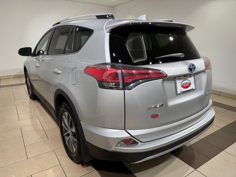 Used 2016 Toyota RAV4 XLE w/ Convenience Package AWD/4WD image 3