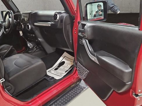 Used 2013 Jeep Wrangler Unlimited Sahara w/ Trailer Tow Group image 18