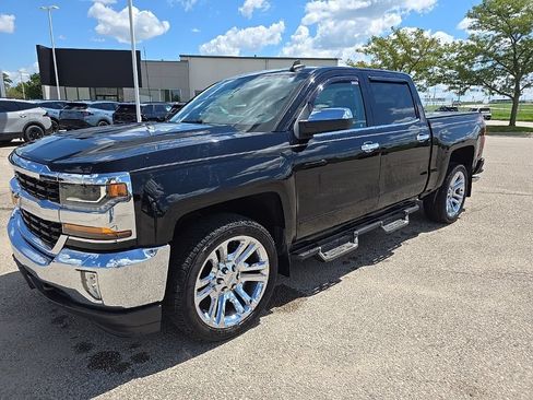 Used 2018 Chevrolet Silverado 1500 LT w/ All Star Edition AWD/4WD image 4