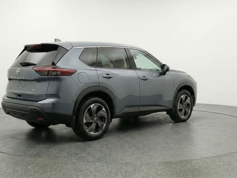 Used 2025 Nissan Rogue SV AWD/4WD image 9