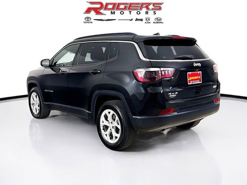 Used 2024 Jeep Compass Latitude image 6