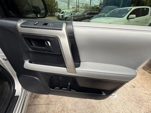 Used 2013 Toyota 4Runner SR5 w/ Convenience Pkg image 23