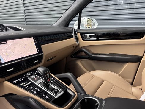 Used 2022 Porsche Cayenne GTS image 11