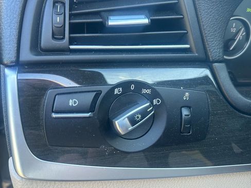 Used 2012 BMW 535i xDrive Sedan AWD/4WD image 19