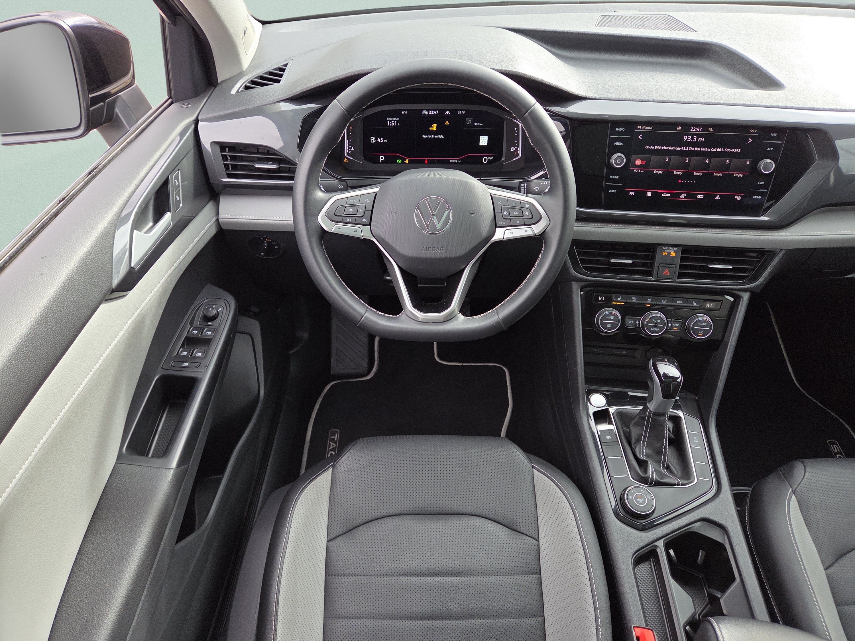 Used 2023 Volkswagen Taos SEL AWD/4WD image 4