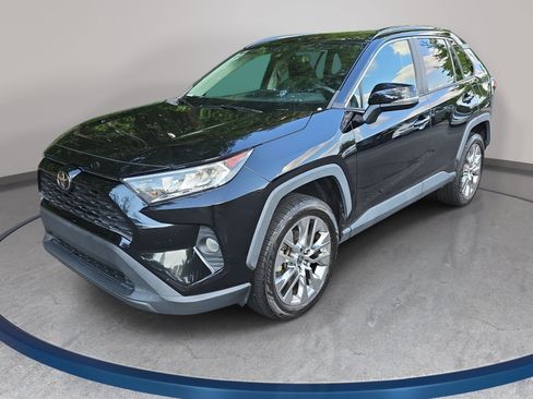 Used 2021 Toyota RAV4 XLE Premium FWD image 1