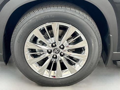 New 2026 Toyota Grand Highlander AWD image 8