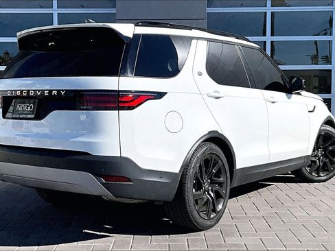 Used 2024 Land Rover Discovery S image 12