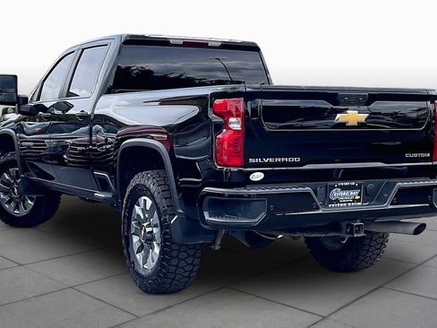 Used 2025 Chevrolet Silverado 2500 Custom w/ Custom Value Package AWD/4WD image 12