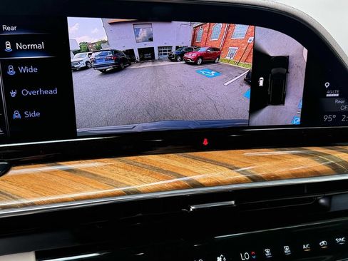 Used 2024 Cadillac Escalade ESV Sport Platinum w/ LPO, ONYX Package AWD/4WD image 7